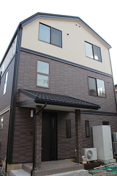金町の3階建住宅